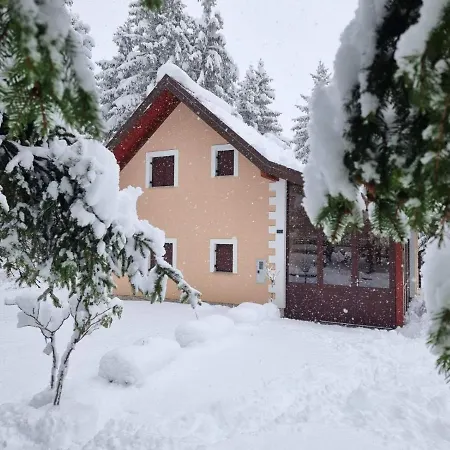 Casa Foresta Willa *